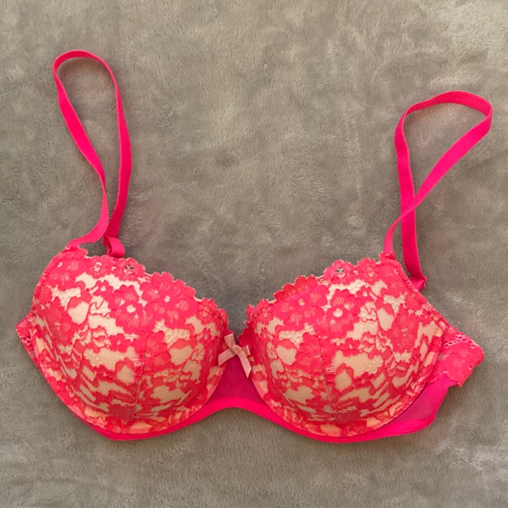 Xhilaration hot pink lace bra